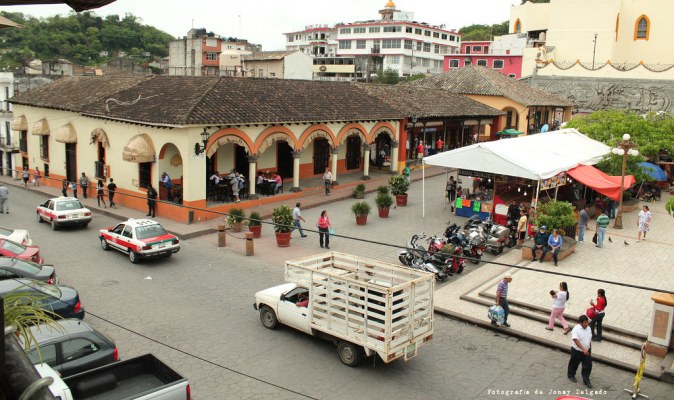 18999808063_10721fa5bd_b