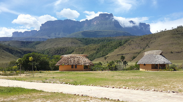 16270685328_d9a05dc932_z