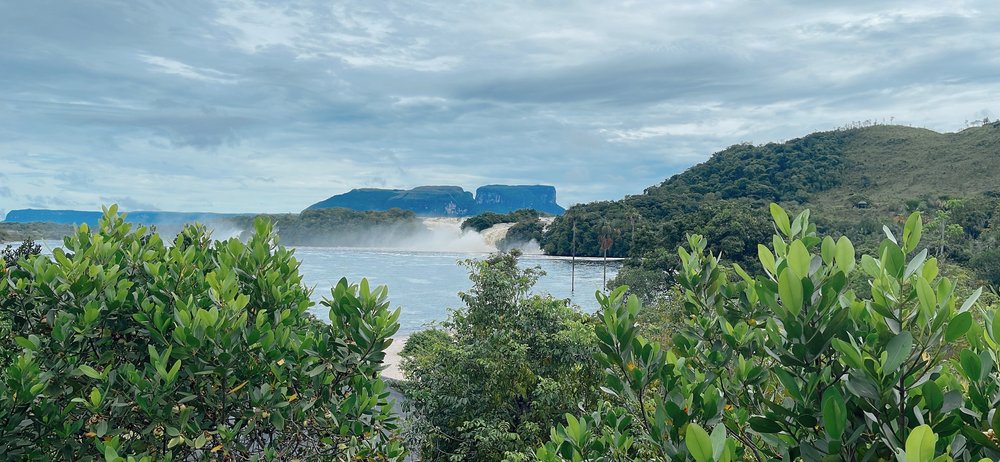 Campamento Canaima_Laguna Canaima_foto ligia velasquez.JPG
